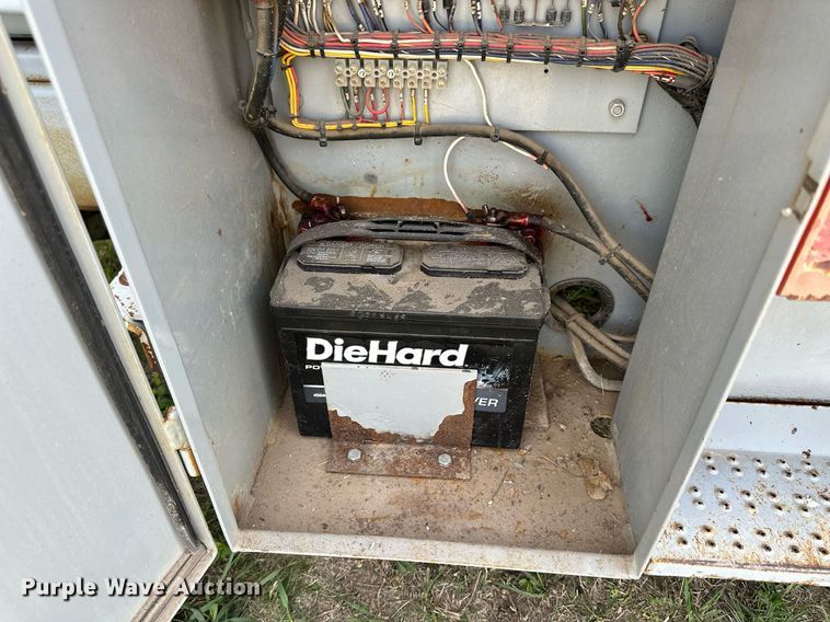 image for item KL9146 2000 Skyjack SJ8841  scissor lift