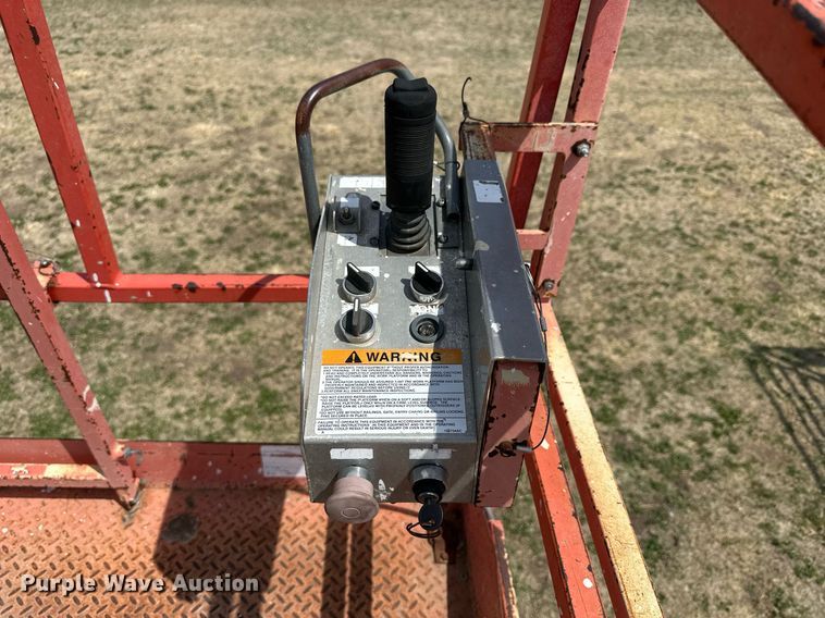 image for item KL9146 2000 Skyjack SJ8841  scissor lift