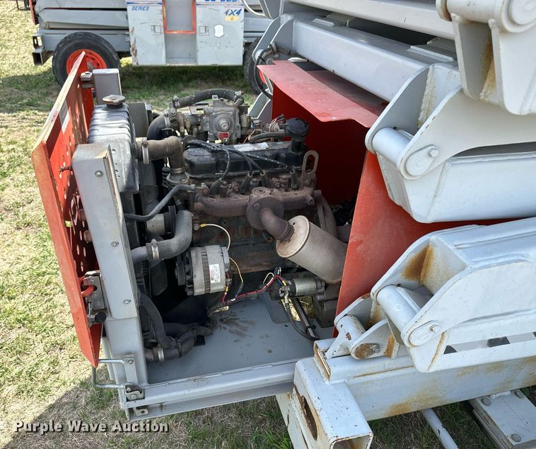 image for item KL9146 2000 Skyjack SJ8841  scissor lift