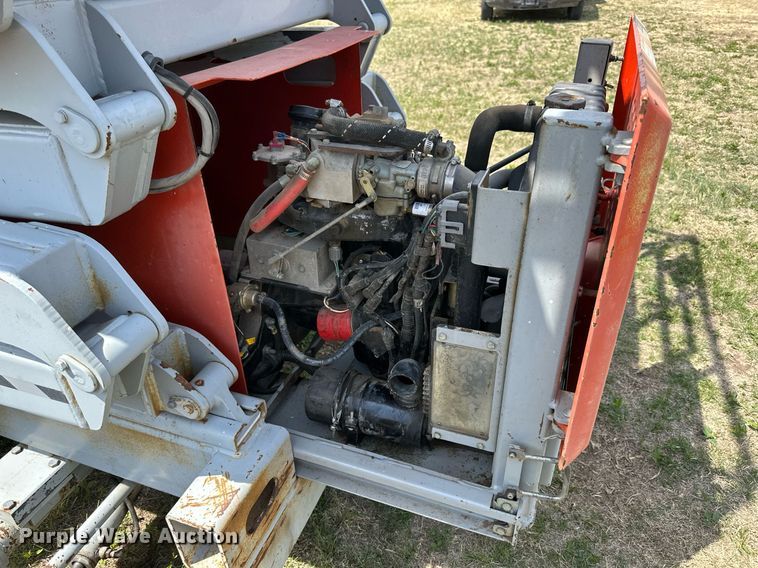 image for item KL9146 2000 Skyjack SJ8841  scissor lift