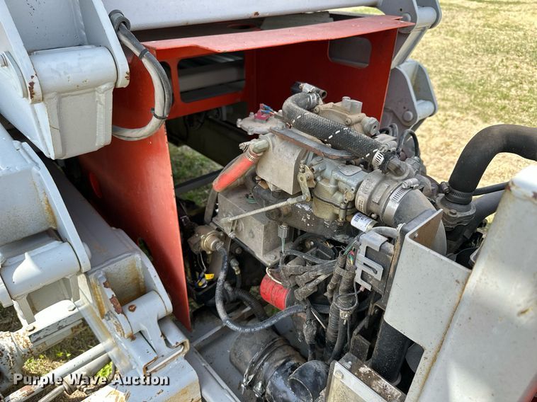 image for item KL9146 2000 Skyjack SJ8841  scissor lift