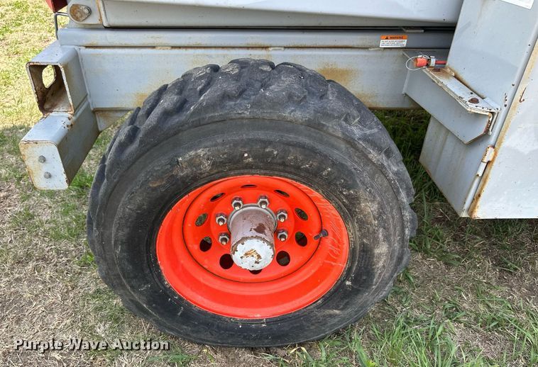 image for item KL9146 2000 Skyjack SJ8841  scissor lift