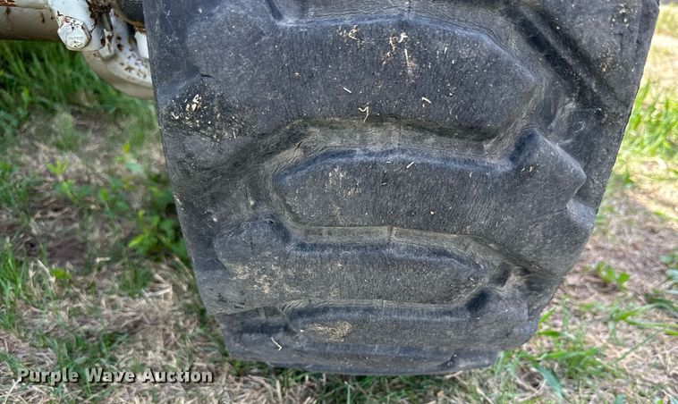 image for item KL9146 2000 Skyjack SJ8841  scissor lift