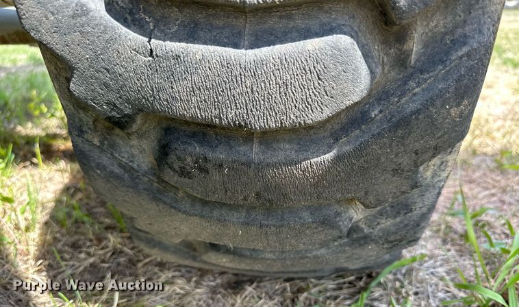 image for item KL9146 2000 Skyjack SJ8841  scissor lift