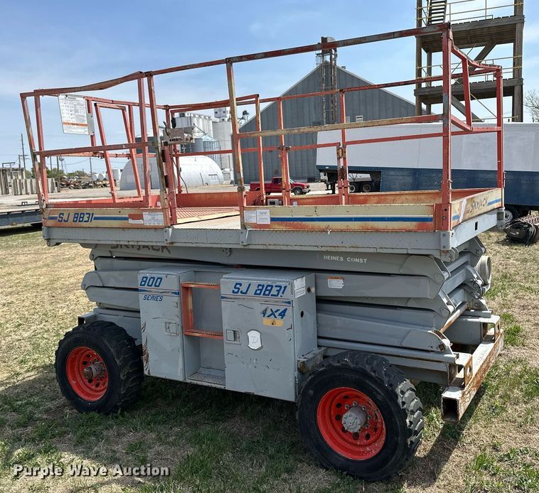 image for item KL9147 1998 Skyjack SJ8831  scissor lift