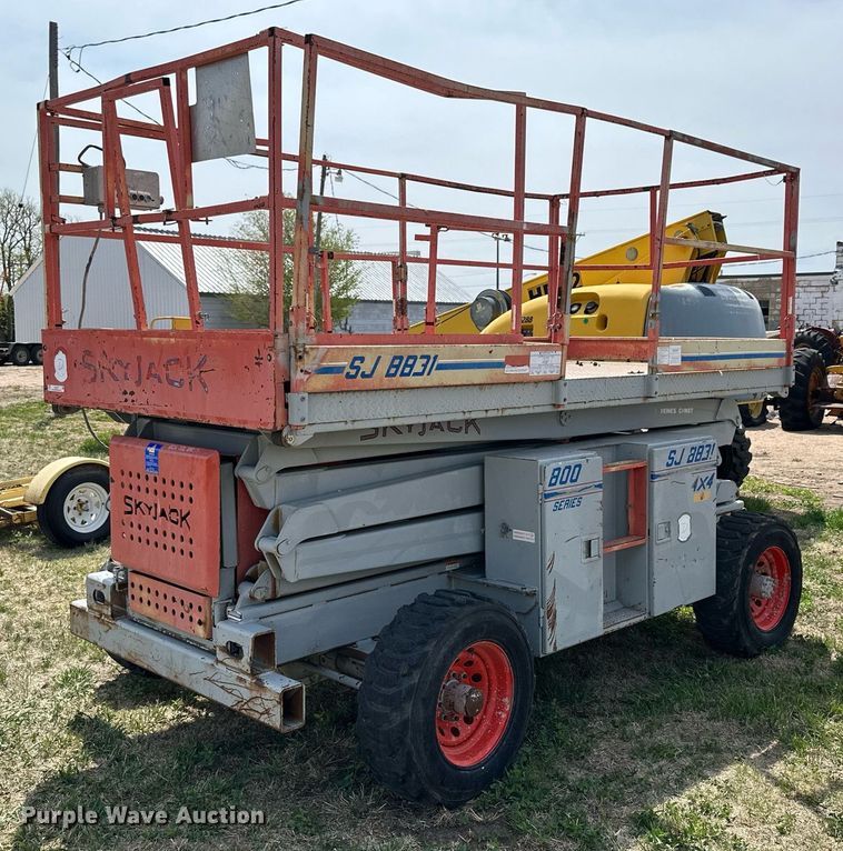 image for item KL9147 1998 Skyjack SJ8831  scissor lift