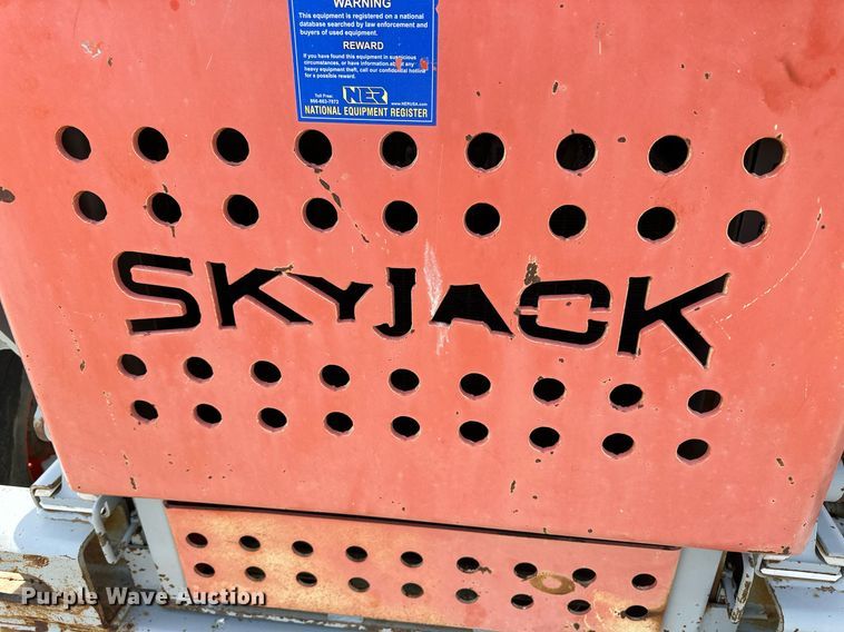 image for item KL9147 1998 Skyjack SJ8831  scissor lift