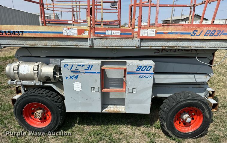 image for item KL9147 1998 Skyjack SJ8831  scissor lift