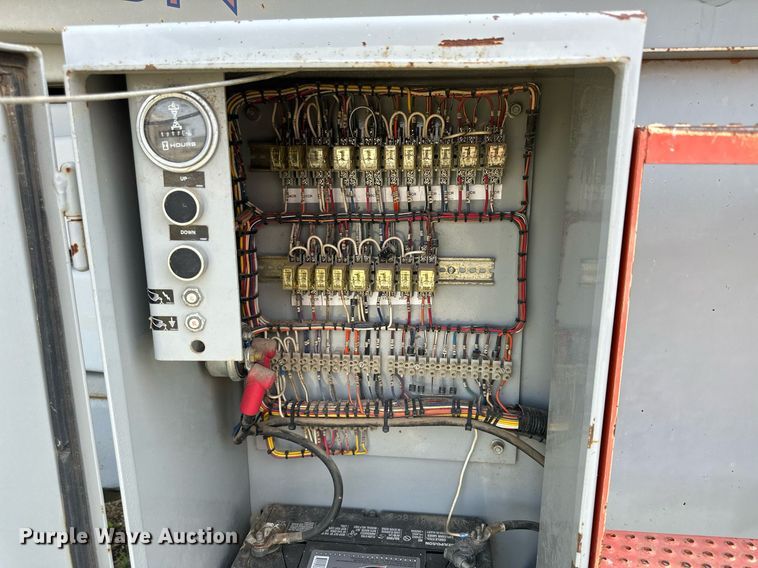 image for item KL9147 1998 Skyjack SJ8831  scissor lift