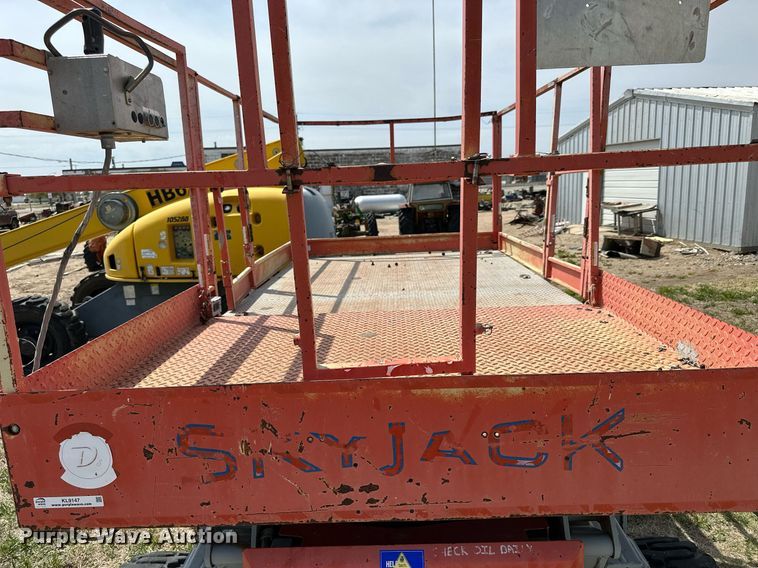 image for item KL9147 1998 Skyjack SJ8831  scissor lift