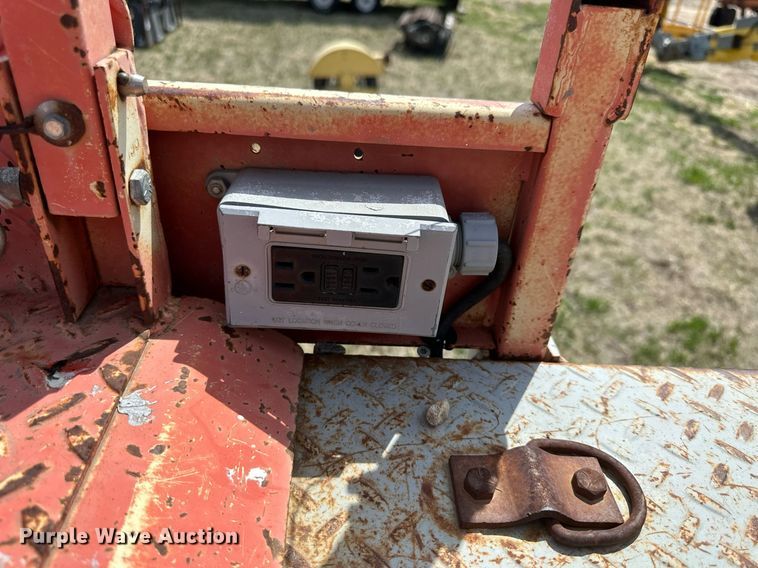 image for item KL9147 1998 Skyjack SJ8831  scissor lift