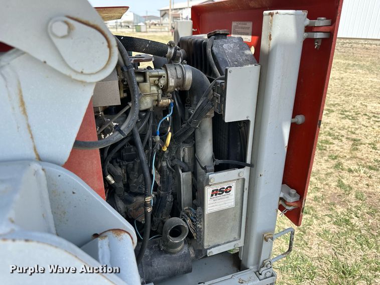 image for item KL9147 1998 Skyjack SJ8831  scissor lift