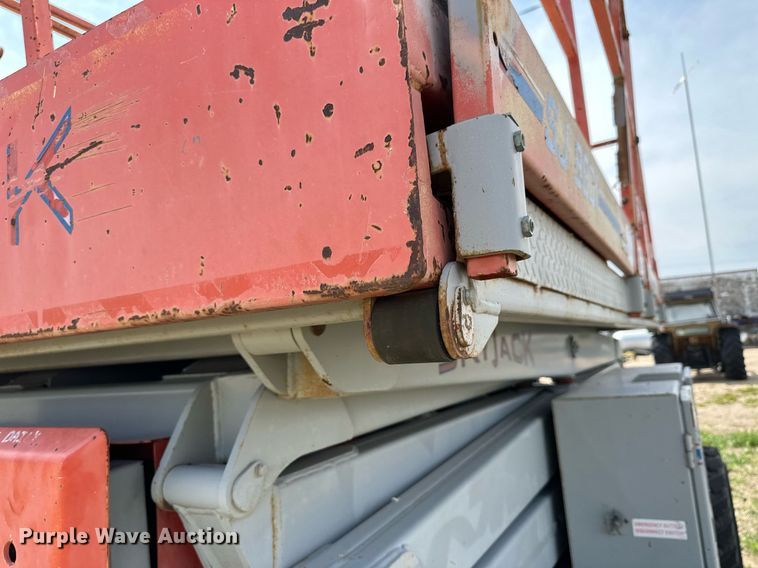 image for item KL9147 1998 Skyjack SJ8831  scissor lift