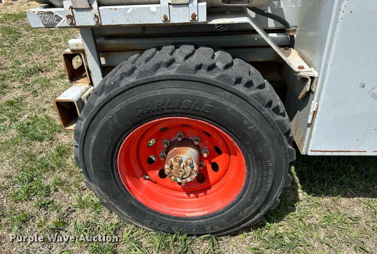 image for item KL9147 1998 Skyjack SJ8831  scissor lift