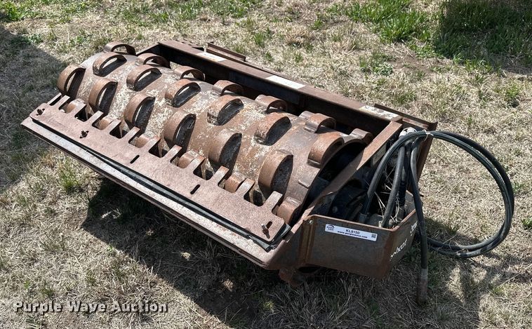image for item KL9150 Bobcat 48 Pad Roller  skid steer vibratory roller