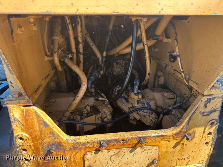 image for item KU9938 1987 Case 1550  dozer