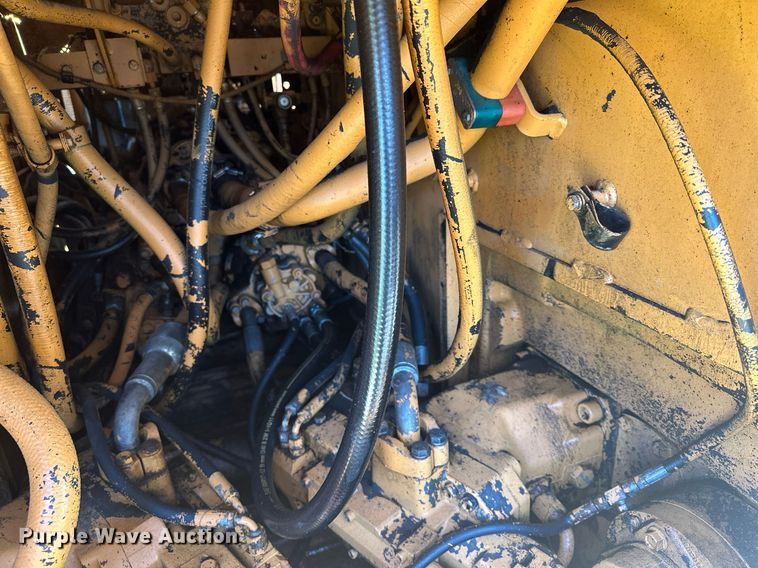 image for item KU9938 1987 Case 1550  dozer