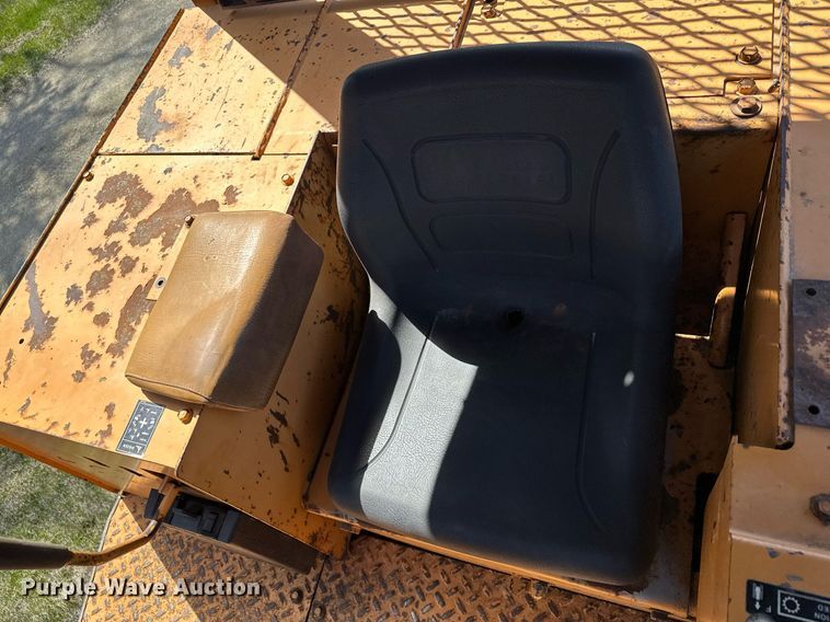 image for item KU9938 1987 Case 1550  dozer