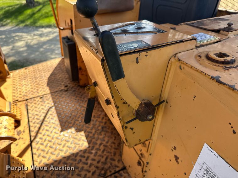 image for item KU9938 1987 Case 1550  dozer
