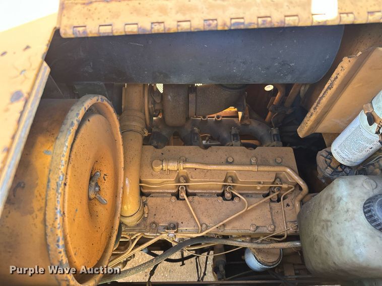 image for item KU9938 1987 Case 1550  dozer