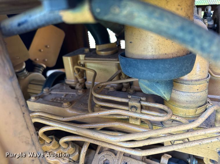 image for item KU9938 1987 Case 1550  dozer