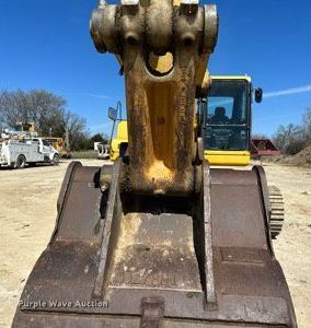 image for item KU9941 2002 Komatsu PC300LC-6  excavator