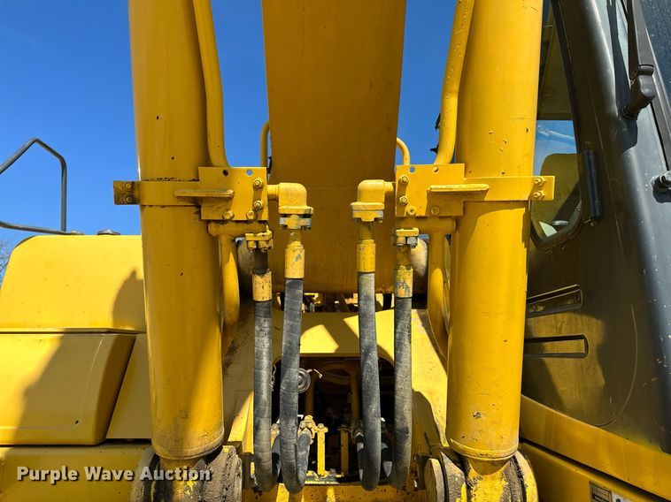 image for item KU9941 2002 Komatsu PC300LC-6  excavator