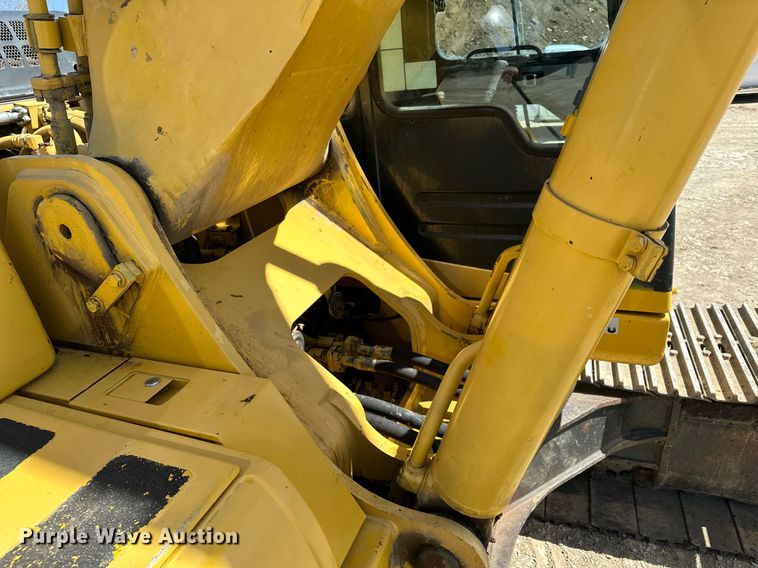 image for item KU9941 2002 Komatsu PC300LC-6  excavator
