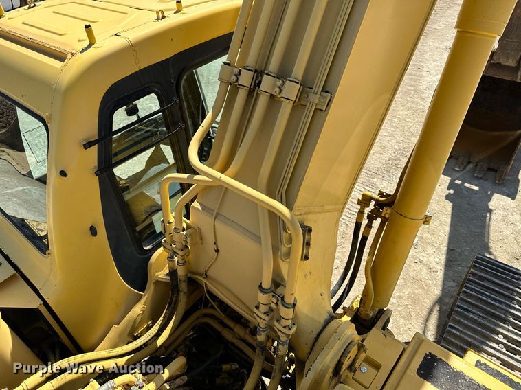 image for item KU9941 2002 Komatsu PC300LC-6  excavator