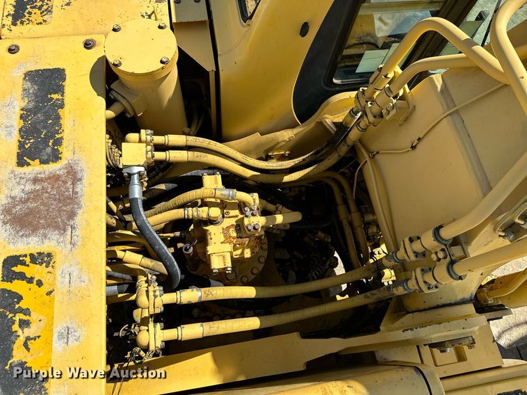 image for item KU9941 2002 Komatsu PC300LC-6  excavator