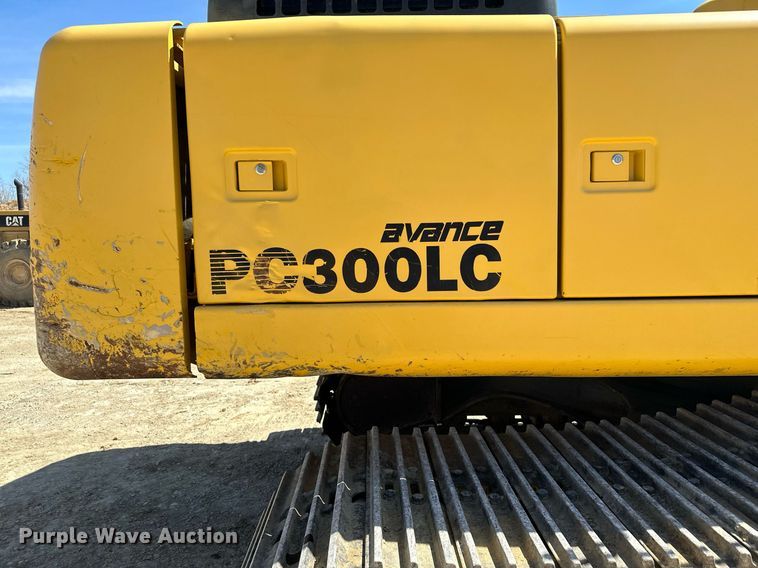 image for item KU9941 2002 Komatsu PC300LC-6  excavator