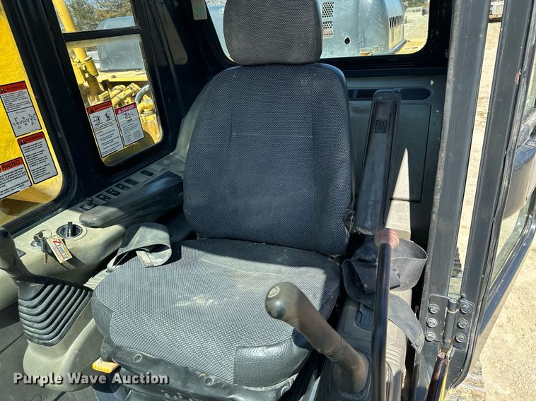 image for item KU9941 2002 Komatsu PC300LC-6  excavator