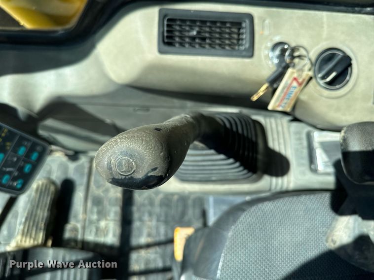 image for item KU9941 2002 Komatsu PC300LC-6  excavator