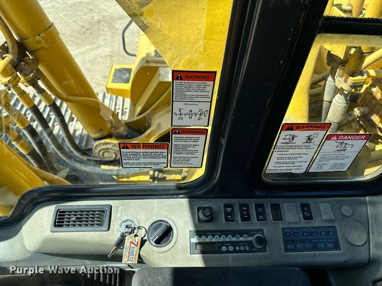 image for item KU9941 2002 Komatsu PC300LC-6  excavator