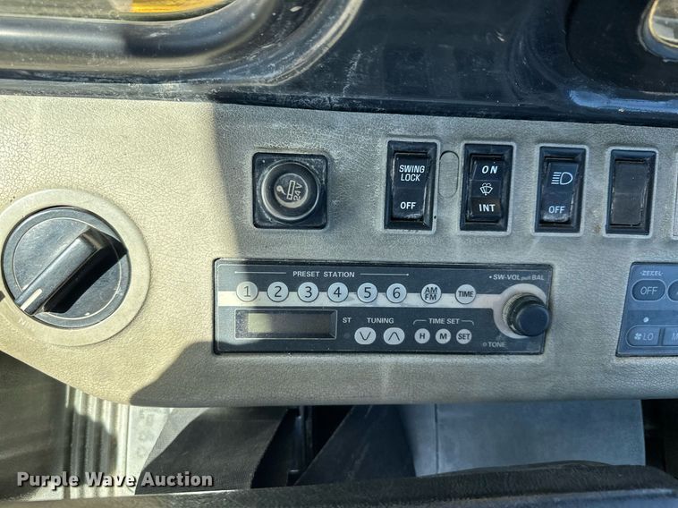 image for item KU9941 2002 Komatsu PC300LC-6  excavator