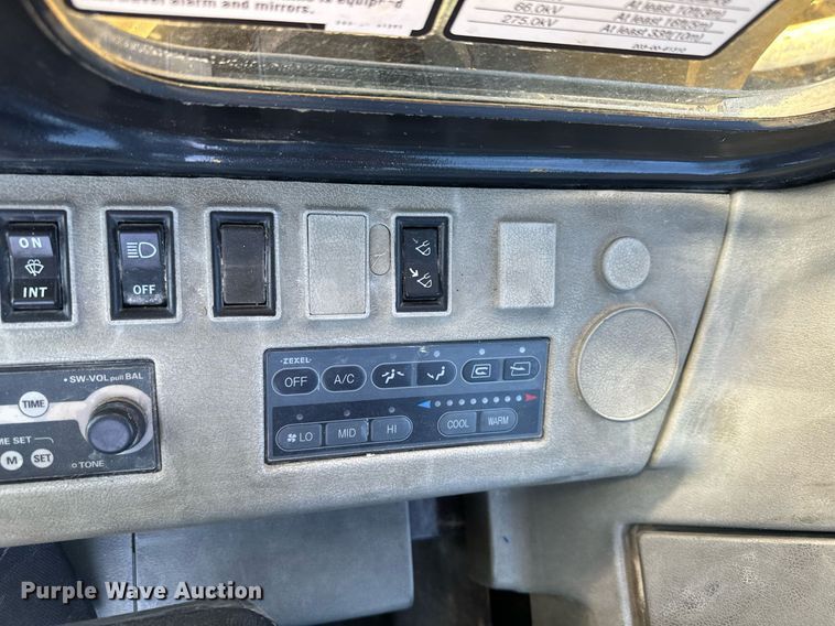 image for item KU9941 2002 Komatsu PC300LC-6  excavator