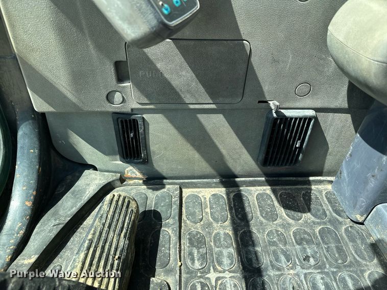 image for item KU9941 2002 Komatsu PC300LC-6  excavator