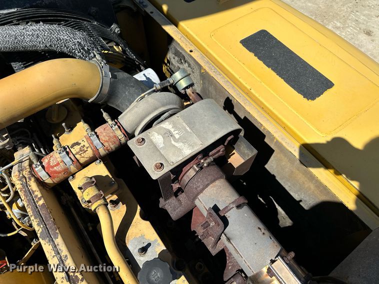 image for item KU9941 2002 Komatsu PC300LC-6  excavator