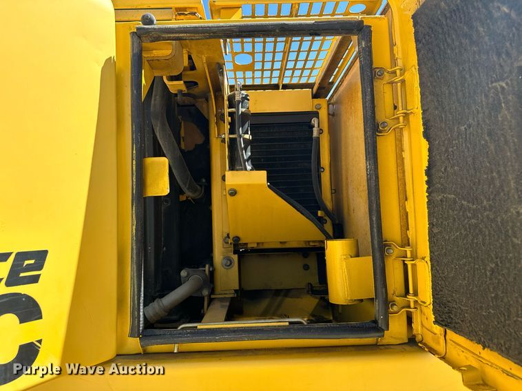 image for item KU9941 2002 Komatsu PC300LC-6  excavator