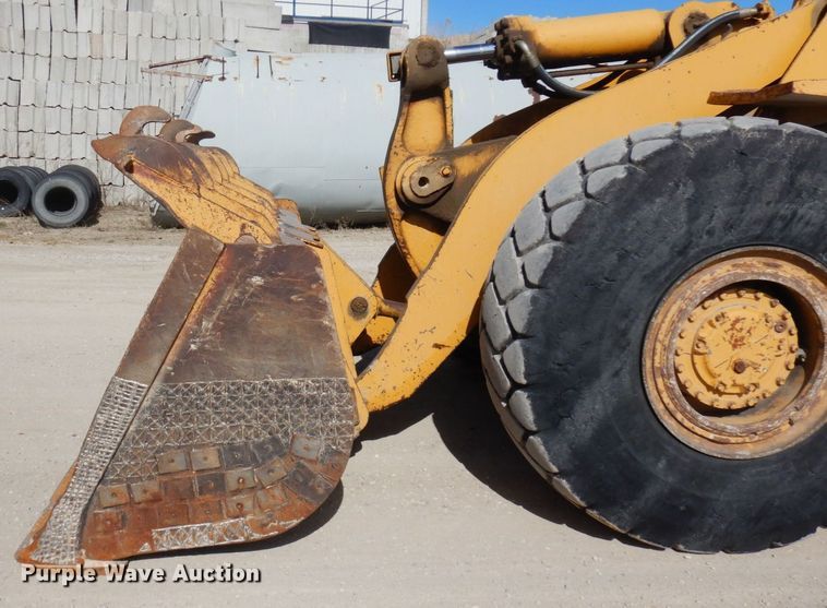 image for item KU9943 1983 Caterpillar 966D  wheel loader