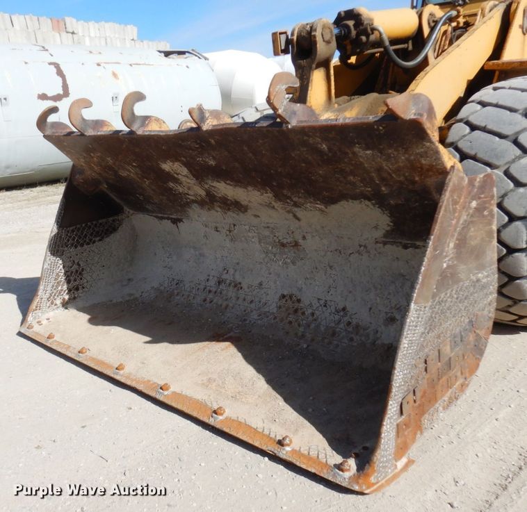 image for item KU9943 1983 Caterpillar 966D  wheel loader