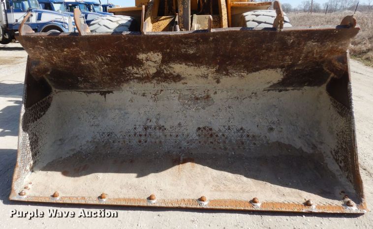 image for item KU9943 1983 Caterpillar 966D  wheel loader