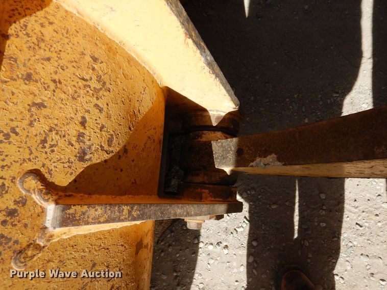 image for item KU9943 1983 Caterpillar 966D  wheel loader