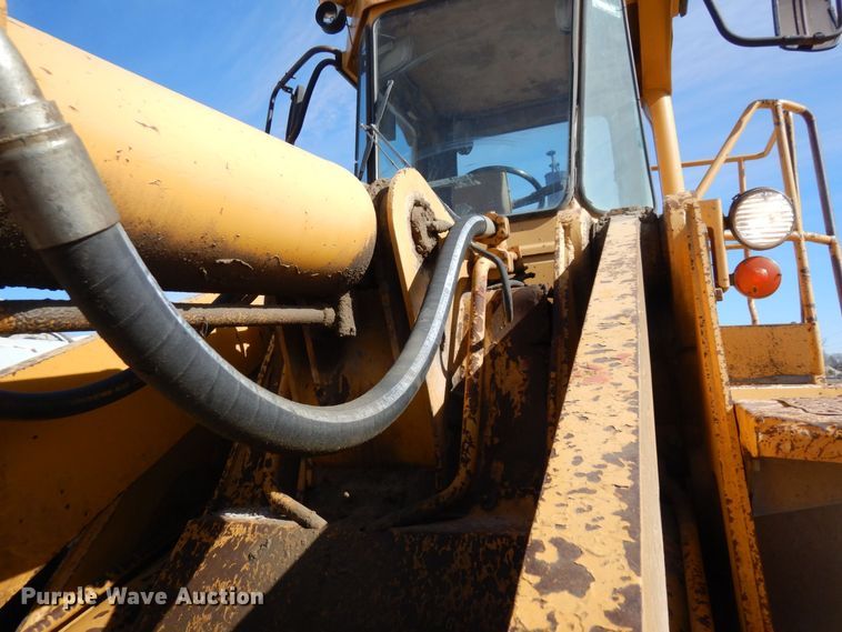image for item KU9943 1983 Caterpillar 966D  wheel loader
