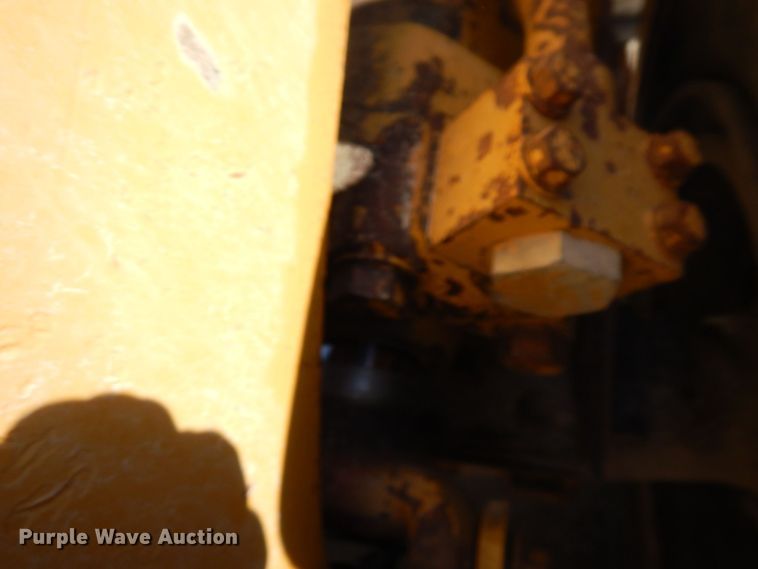 image for item KU9943 1983 Caterpillar 966D  wheel loader