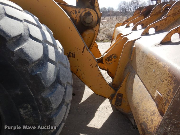 image for item KU9943 1983 Caterpillar 966D  wheel loader