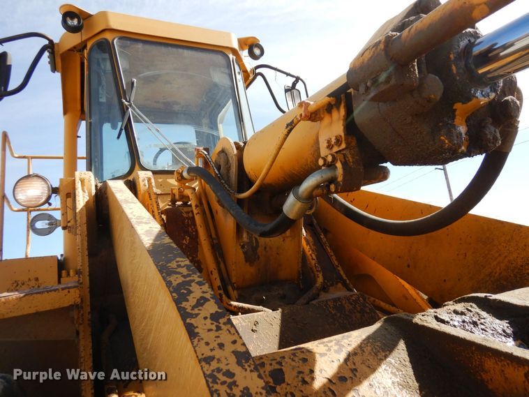 image for item KU9943 1983 Caterpillar 966D  wheel loader