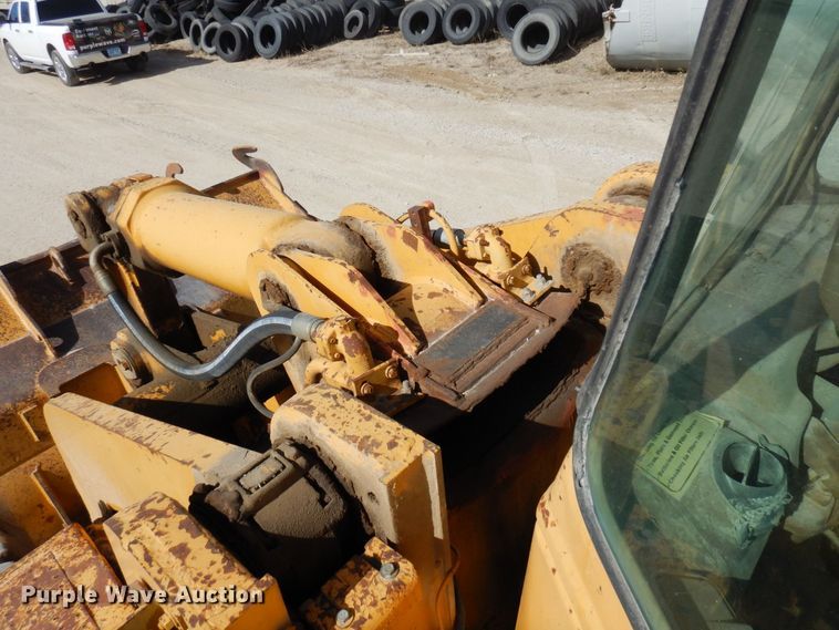 image for item KU9943 1983 Caterpillar 966D  wheel loader