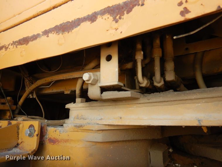 image for item KU9943 1983 Caterpillar 966D  wheel loader