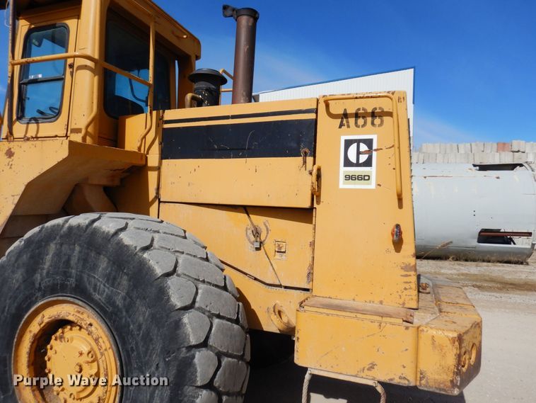 image for item KU9943 1983 Caterpillar 966D  wheel loader